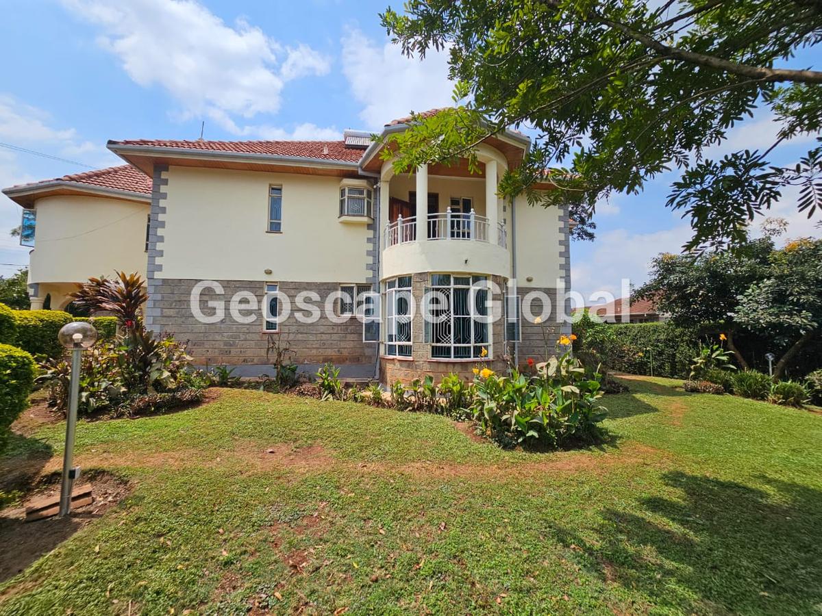 5 Bed House with En Suite in Runda - 1