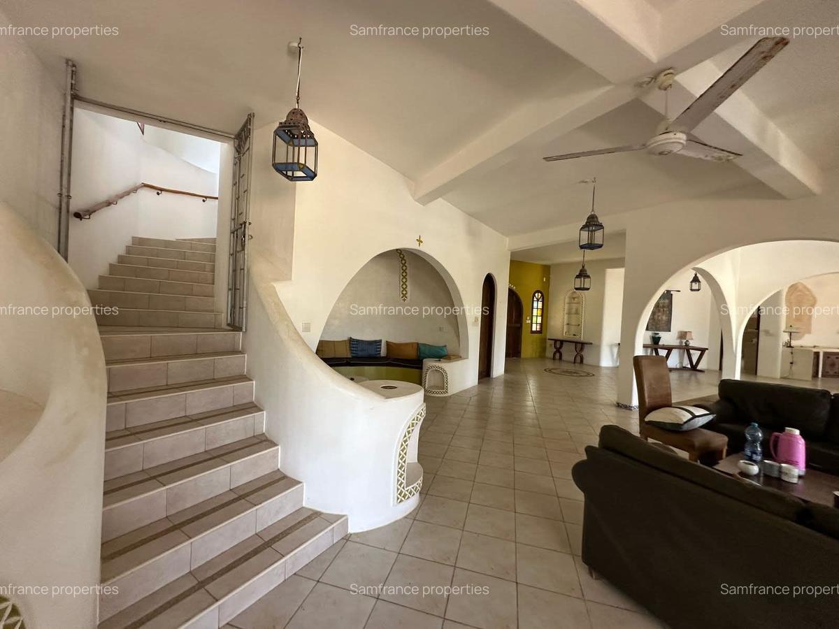 4 Bed Villa with En Suite at Jacaranda - 4