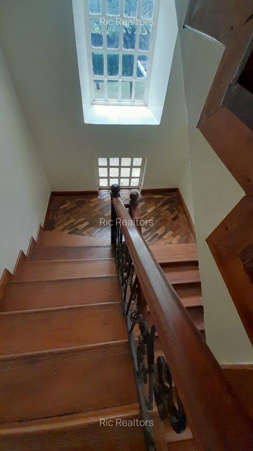 4 Bed House with En Suite at Rimpa - Road - 18