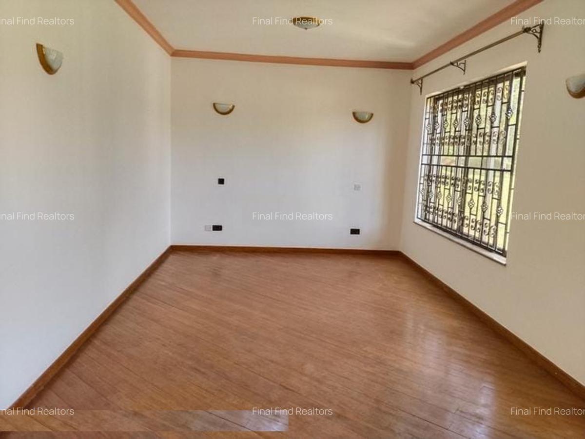 5 Bed Townhouse with En Suite in Westlands Area - 13