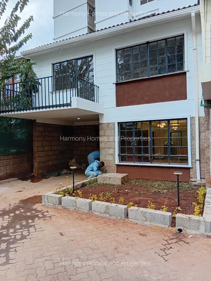 5 Bed Townhouse with En Suite at Parklands - 7