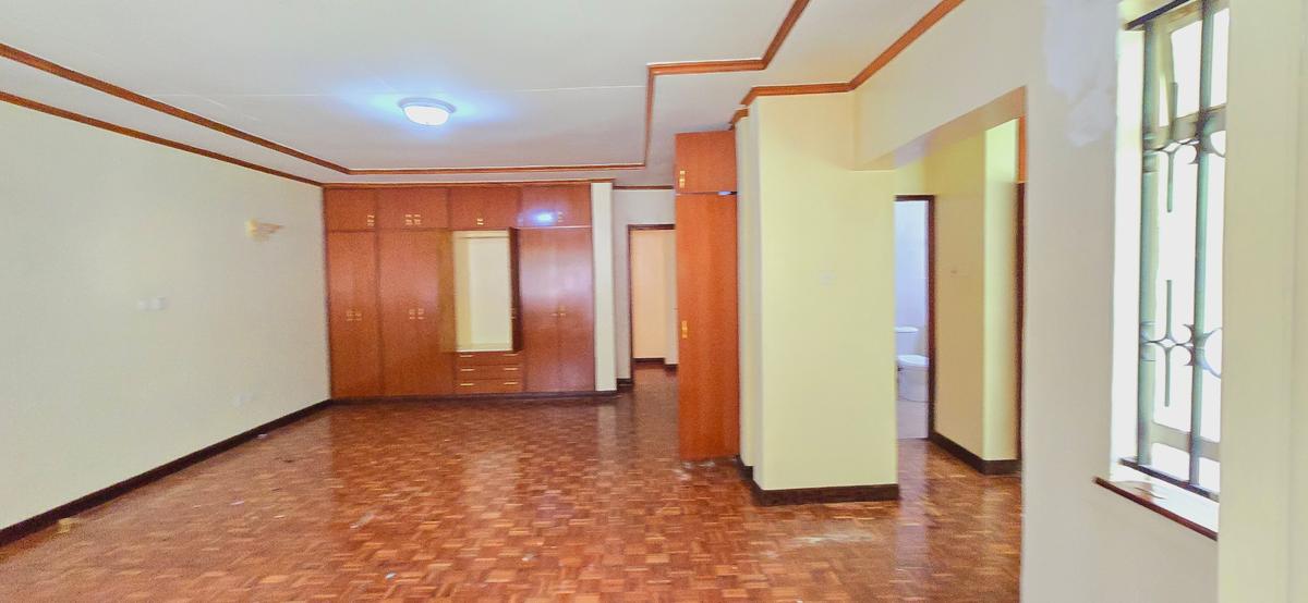 5 Bed Townhouse with En Suite at Mugumo Road - 20