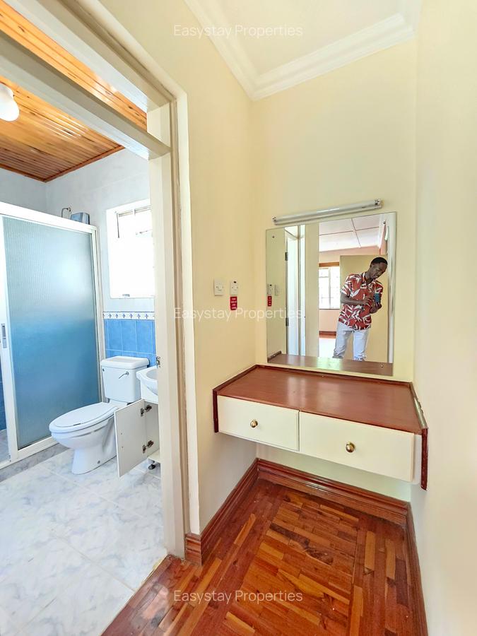 2 Bed Apartment with En Suite in Riverside - 8