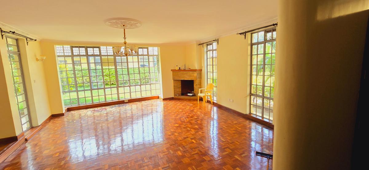 5 Bed Townhouse with En Suite at Lavington - 11