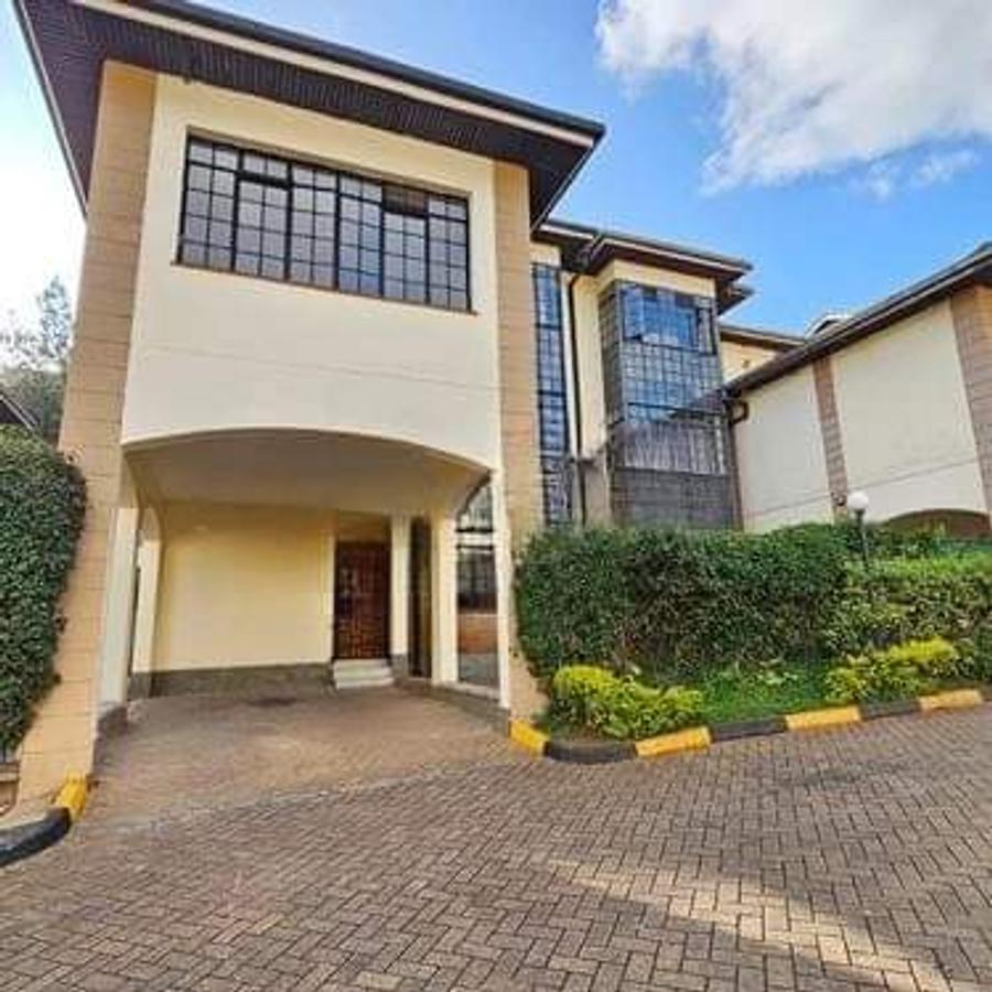 4 Bed Townhouse with En Suite at Lavington - 1