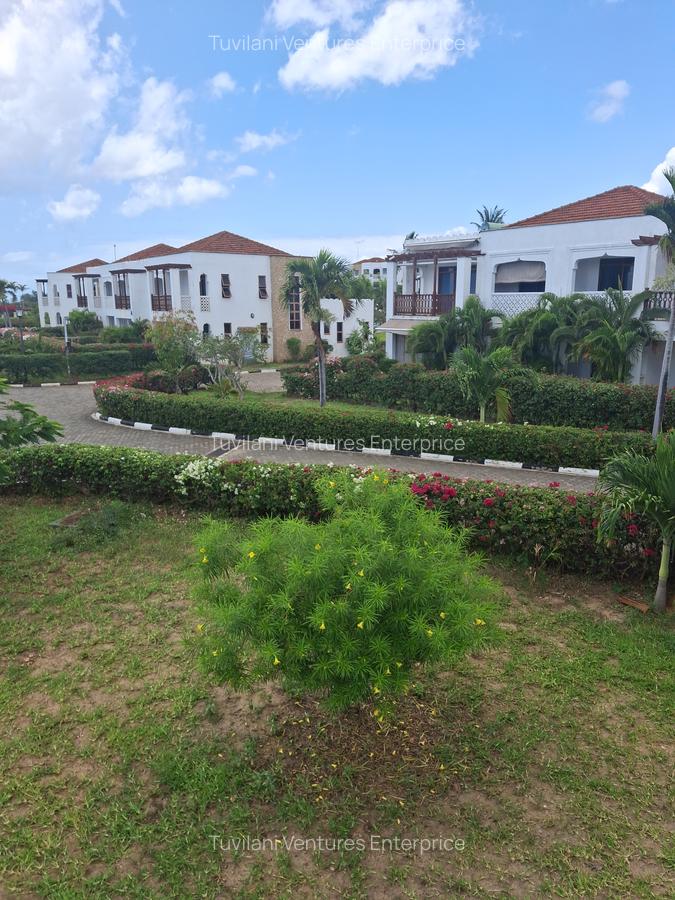 4 Bed Villa with En Suite at Kindly - 8