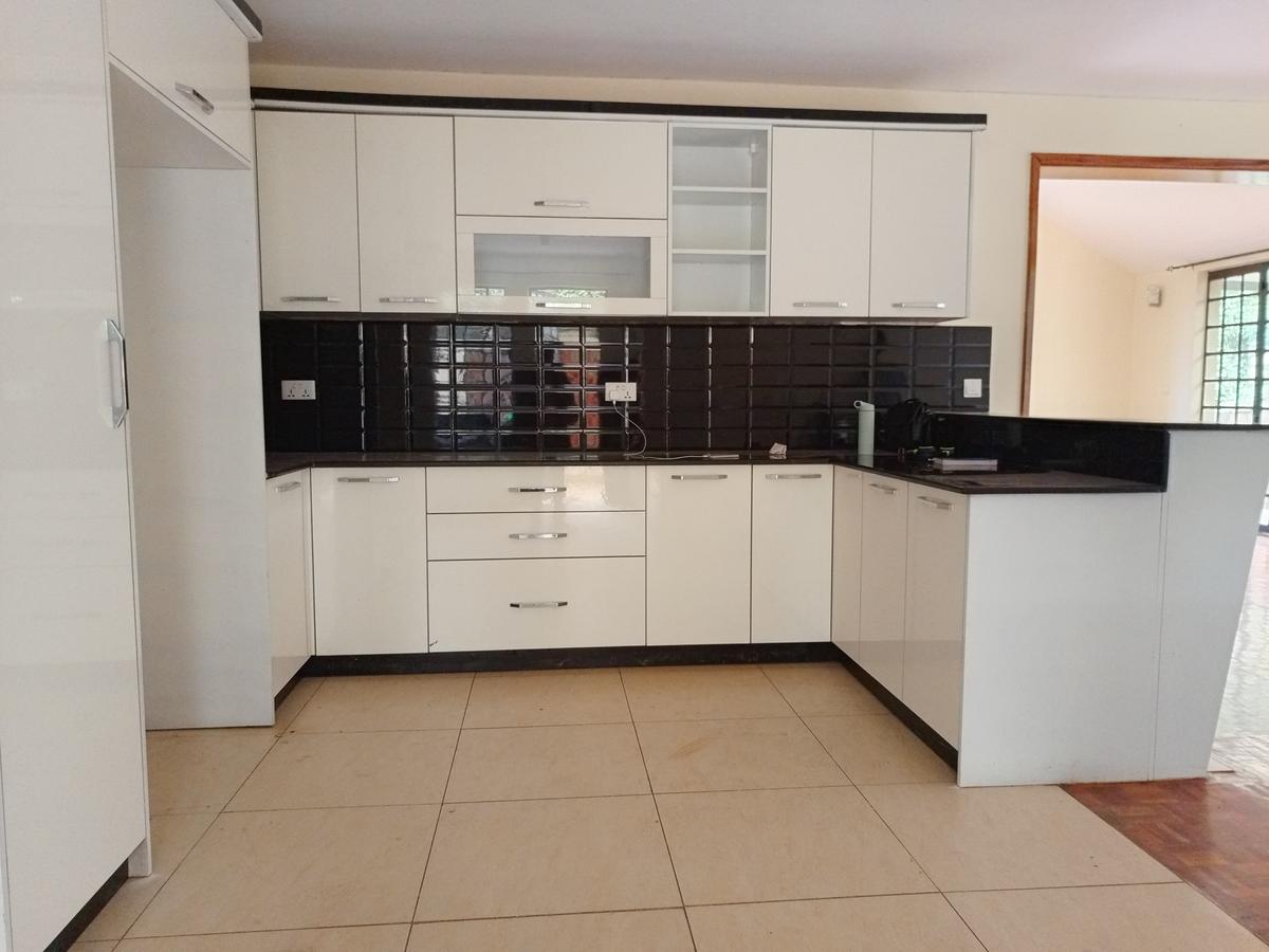 4 Bed Townhouse with En Suite in Kitisuru - 6