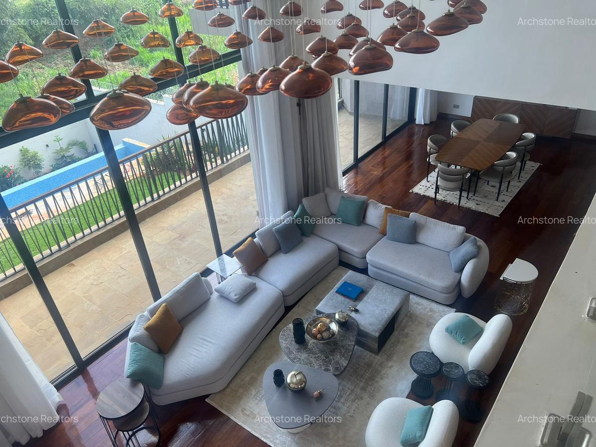 5 Bed House with En Suite in Runda - 2