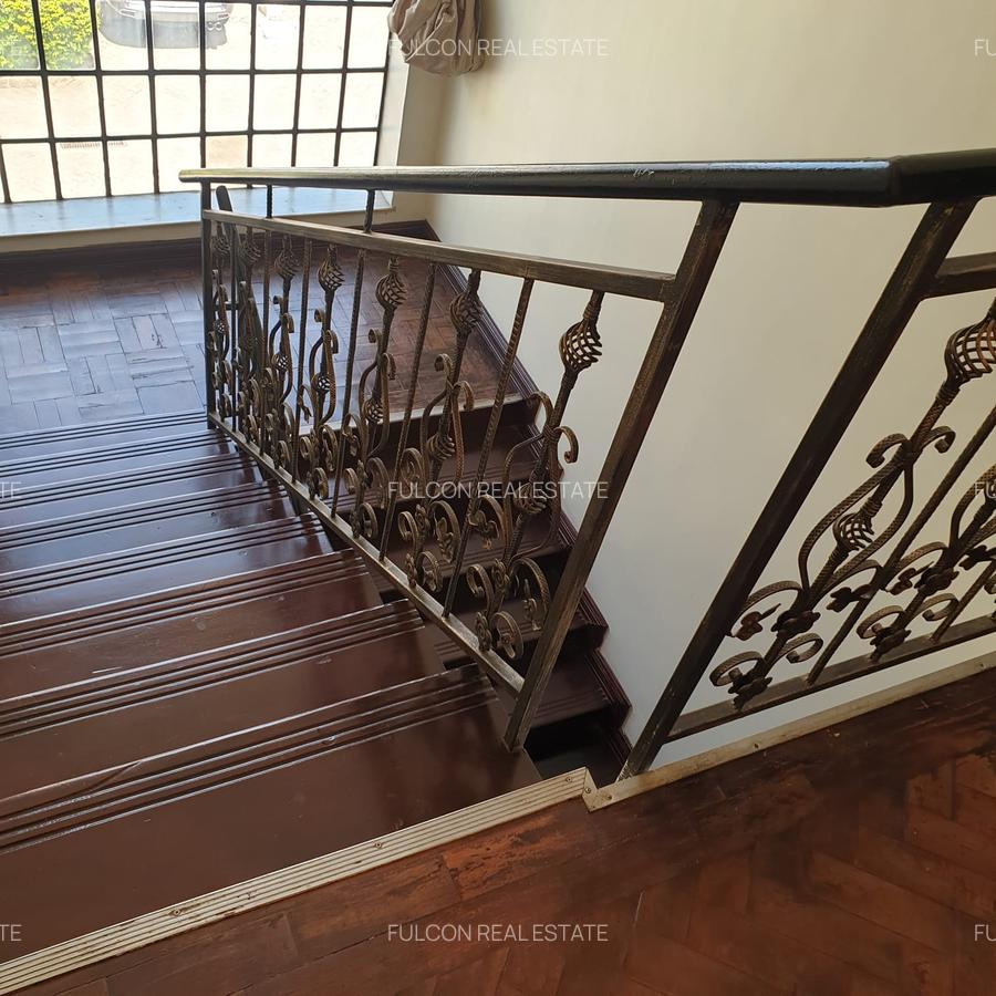 4 Bed Villa with En Suite in Lavington - 12