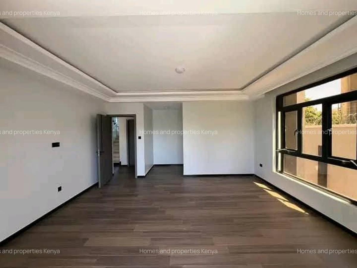 5 Bed Townhouse with En Suite at Mugutha - 10
