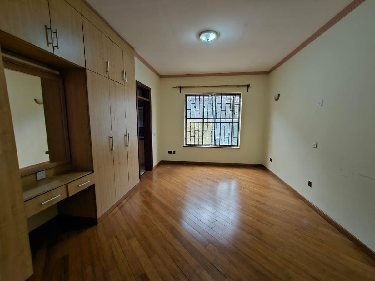 4 Bed Townhouse with En Suite in Westlands Area - 15