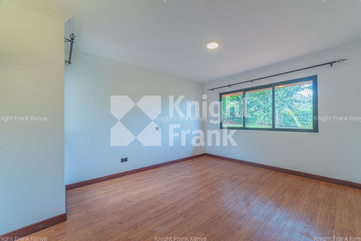 4 Bed House with En Suite at Loresho Crescent - 8