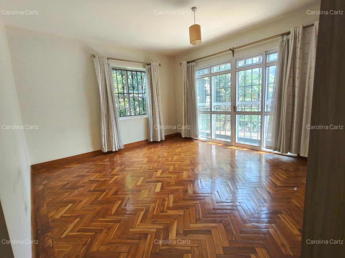 5 Bed Townhouse with En Suite at Spring Valley - 10