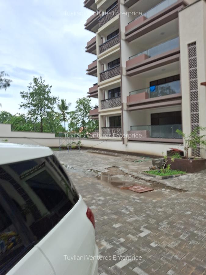 Serviced 3 Bed Apartment with En Suite at Nyali Mombasa - 9