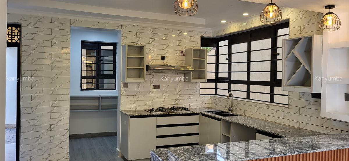 4 Bed Townhouse with En Suite at Membley - Eastern Bypass - 4