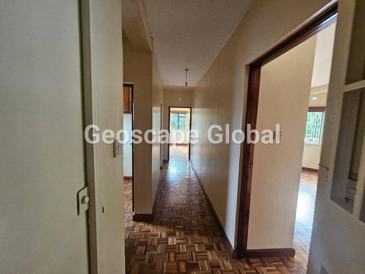 5 Bed House with En Suite in Nyari - 18