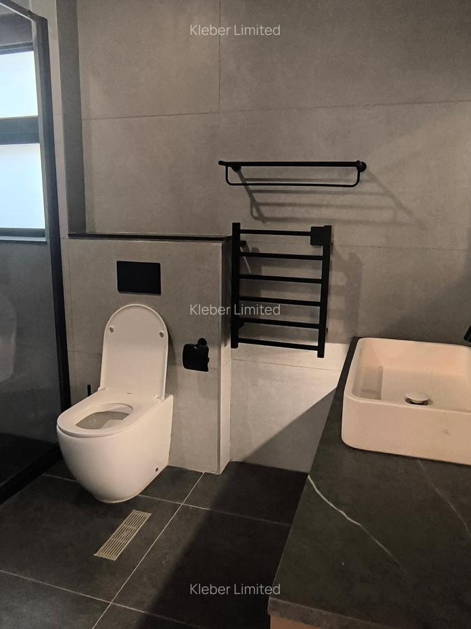 4 Bed Villa with En Suite in Lavington - 13