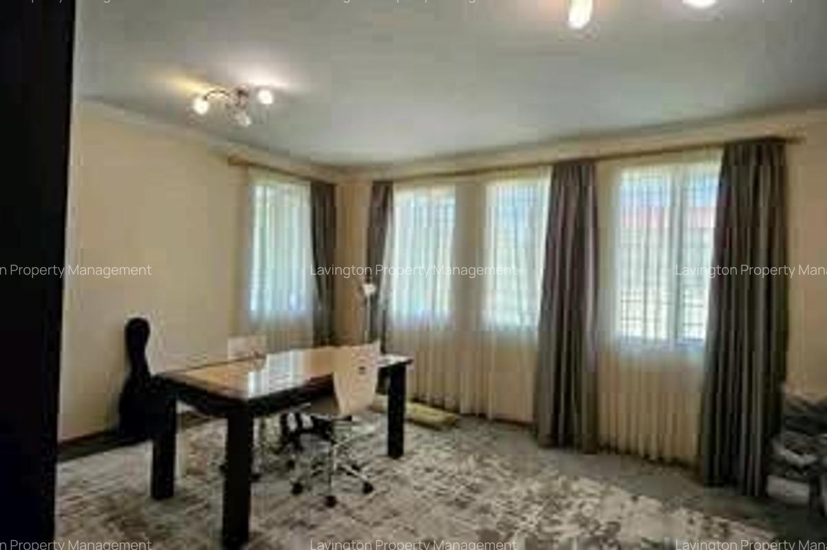 5 Bed Townhouse with En Suite at Lavington Green - 12