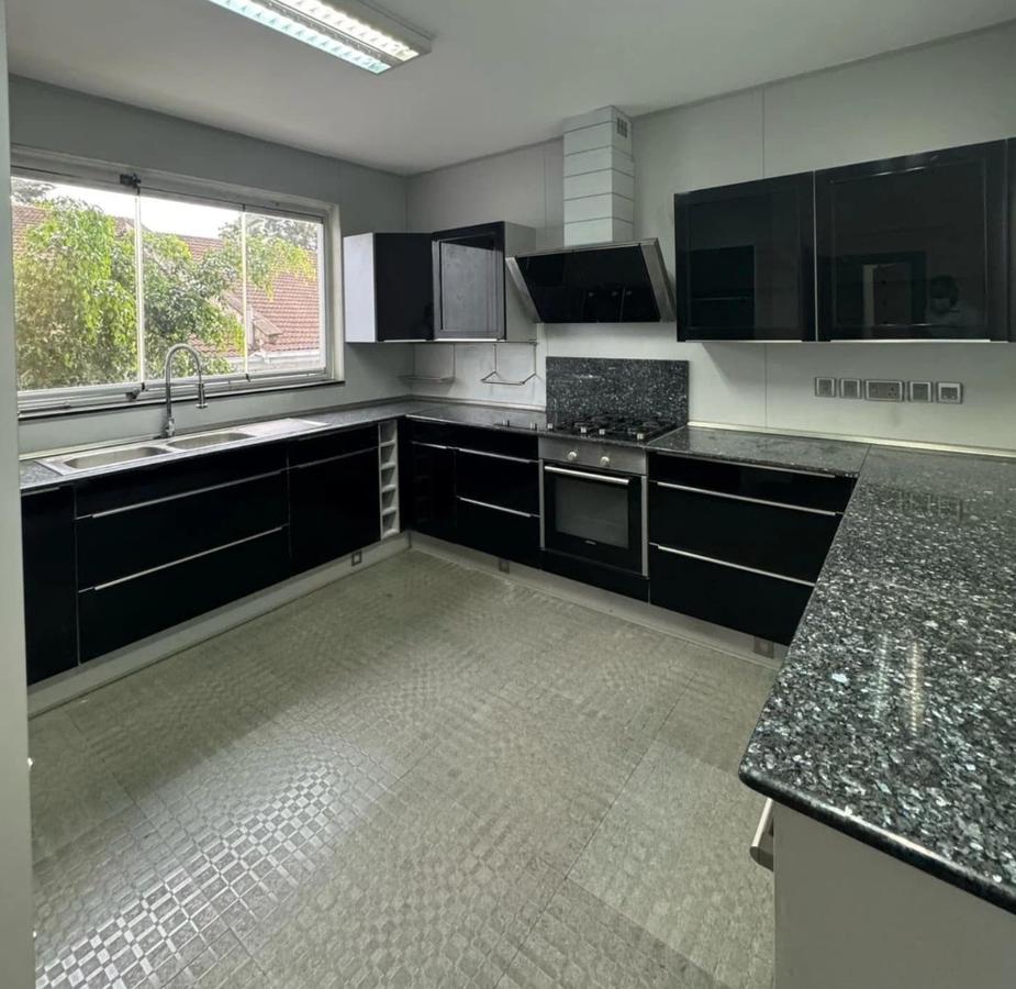 Serviced 3 Bed Apartment with En Suite at Riverside Drive - 2