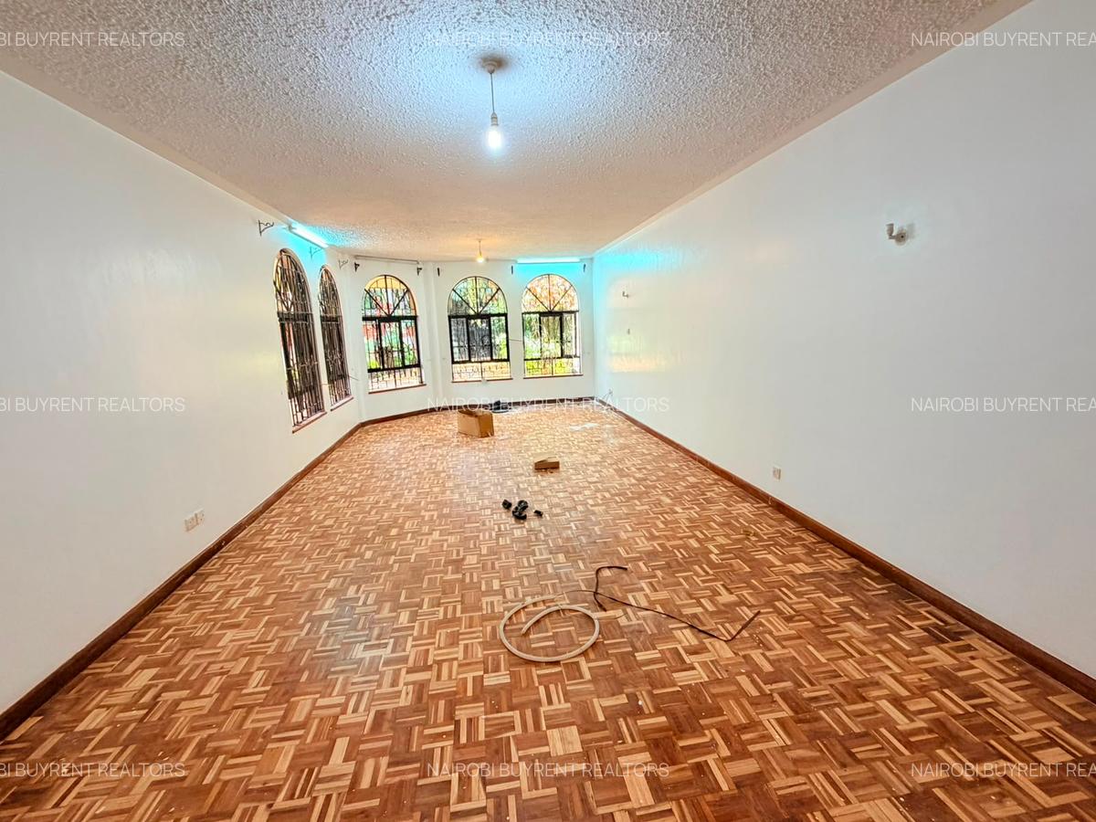 4 Bed Townhouse with En Suite in Westlands Area - 12