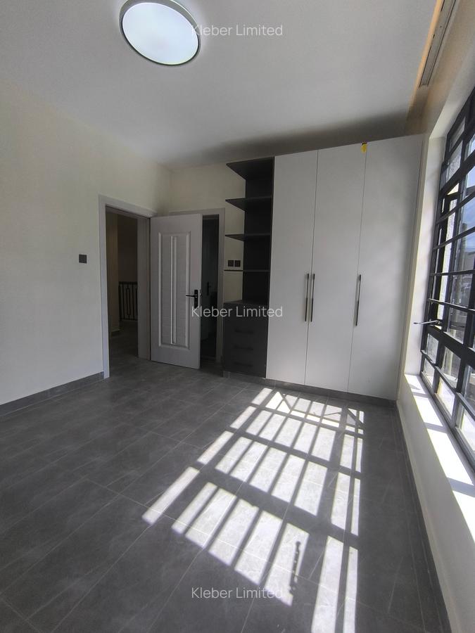 4 Bed House with En Suite at Membley - 15