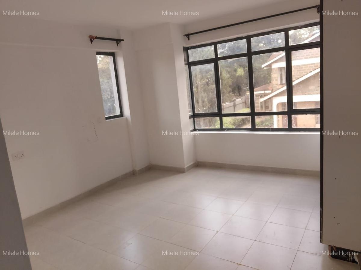 Serviced 2 Bed Apartment with En Suite in Garden Estate - 4