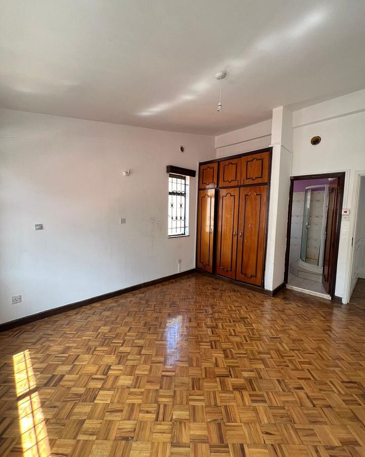 5 Bed Townhouse with En Suite in Kilimani - 10