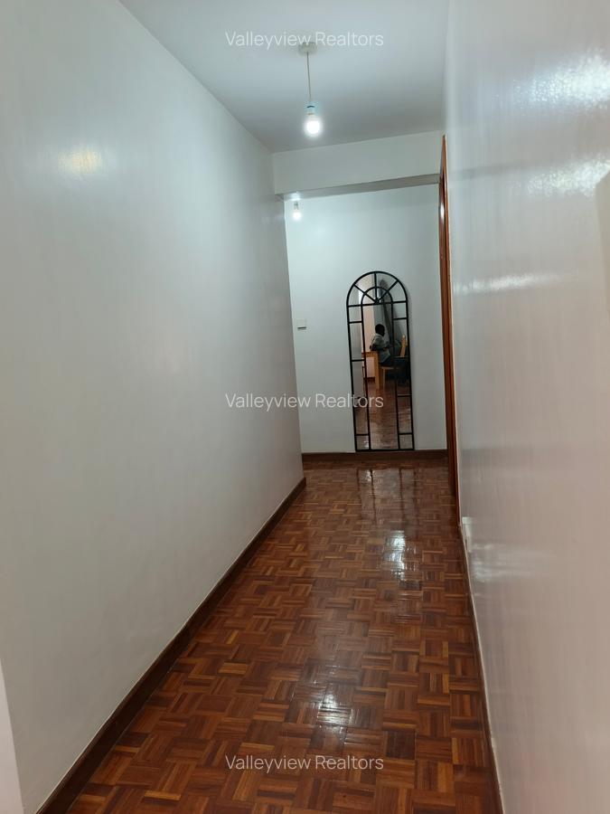 3 Bed Villa with En Suite at Lavington - 4