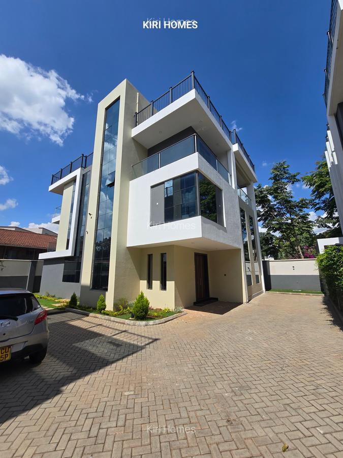 5 Bed Townhouse with En Suite in Lavington - 2