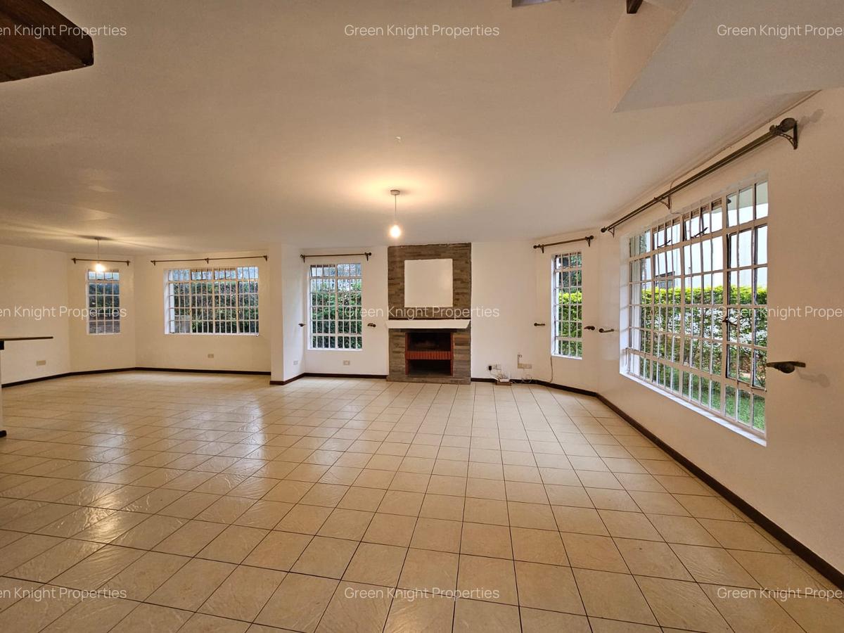 4 Bed Townhouse with En Suite in Spring Valley - 8