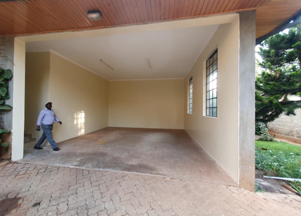 4 Bed House with En Suite in Runda - 14