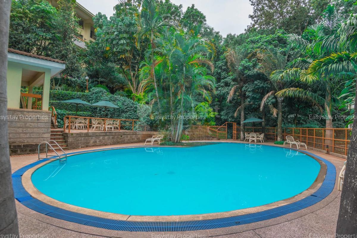 4 Bed Apartment with En Suite in Riverside - 3