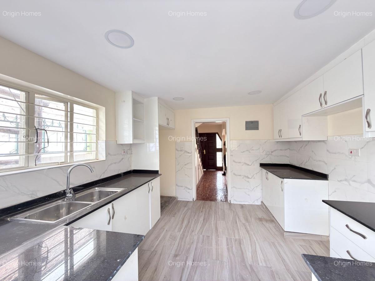 4 Bed Townhouse with En Suite at Westlands - 4