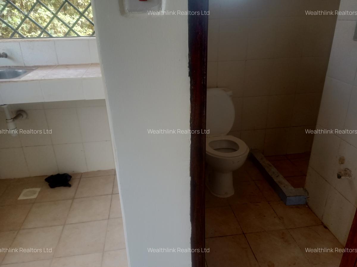4 Bed Townhouse with Swimming Pool at Fourways Junction - 11
