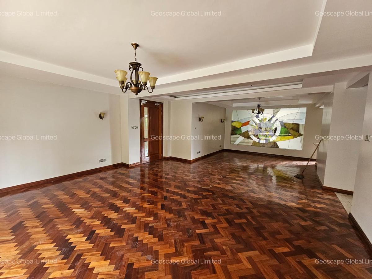 4 Bed Apartment with En Suite in Riverside - 6