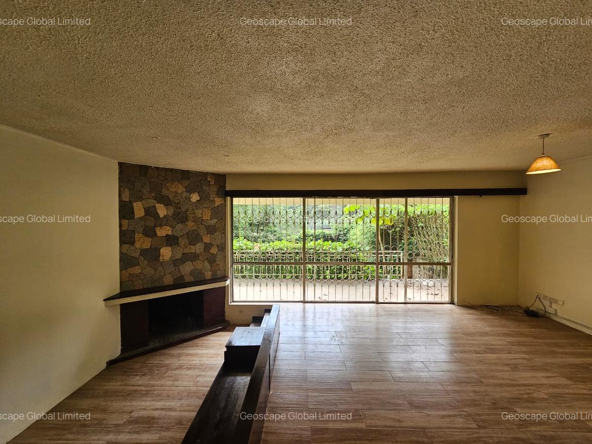 4 Bed House with En Suite in Spring Valley - 11