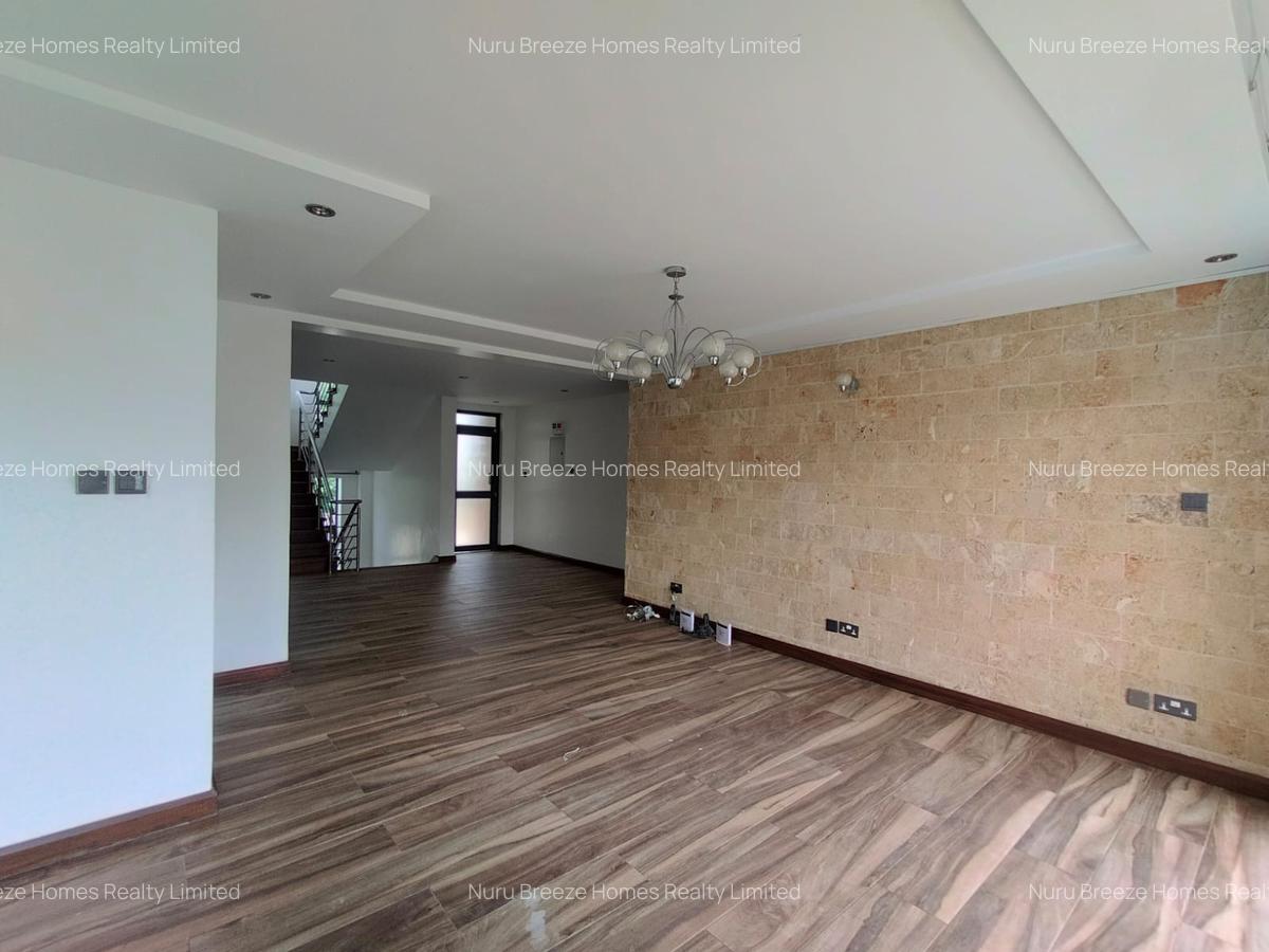 5 Bed Townhouse with En Suite in Lavington - 13