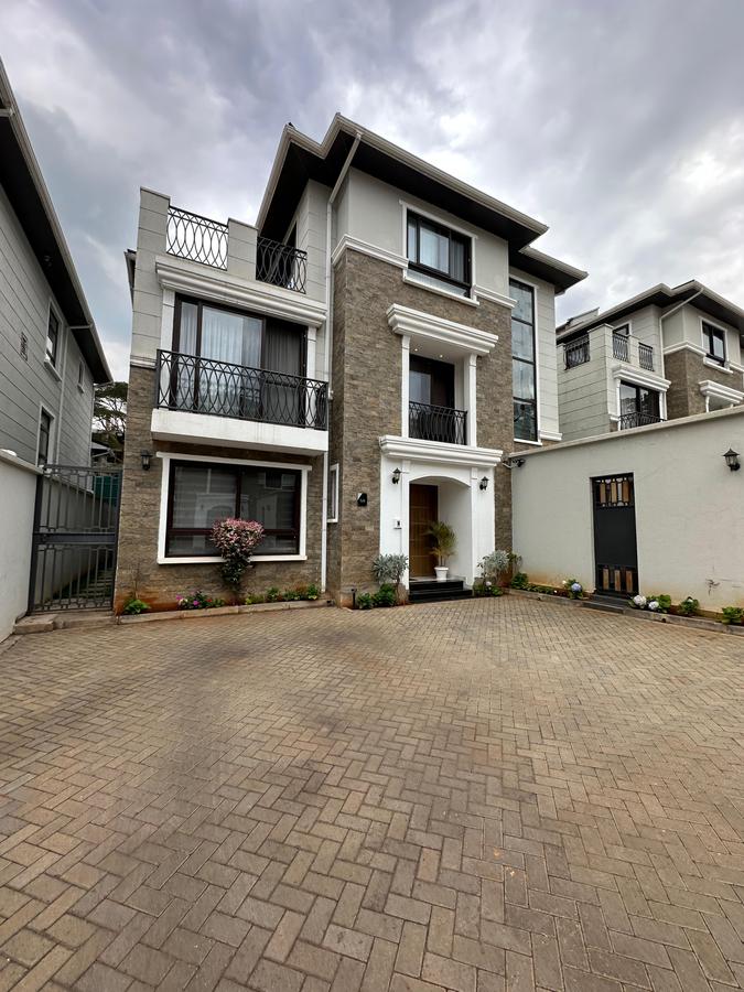 5 Bed Townhouse with En Suite in Westlands Area - 1