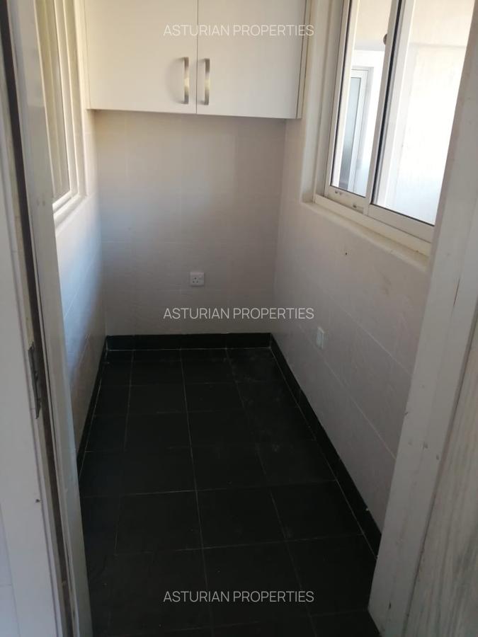 3 Bed Apartment with En Suite in Westlands Area - 17
