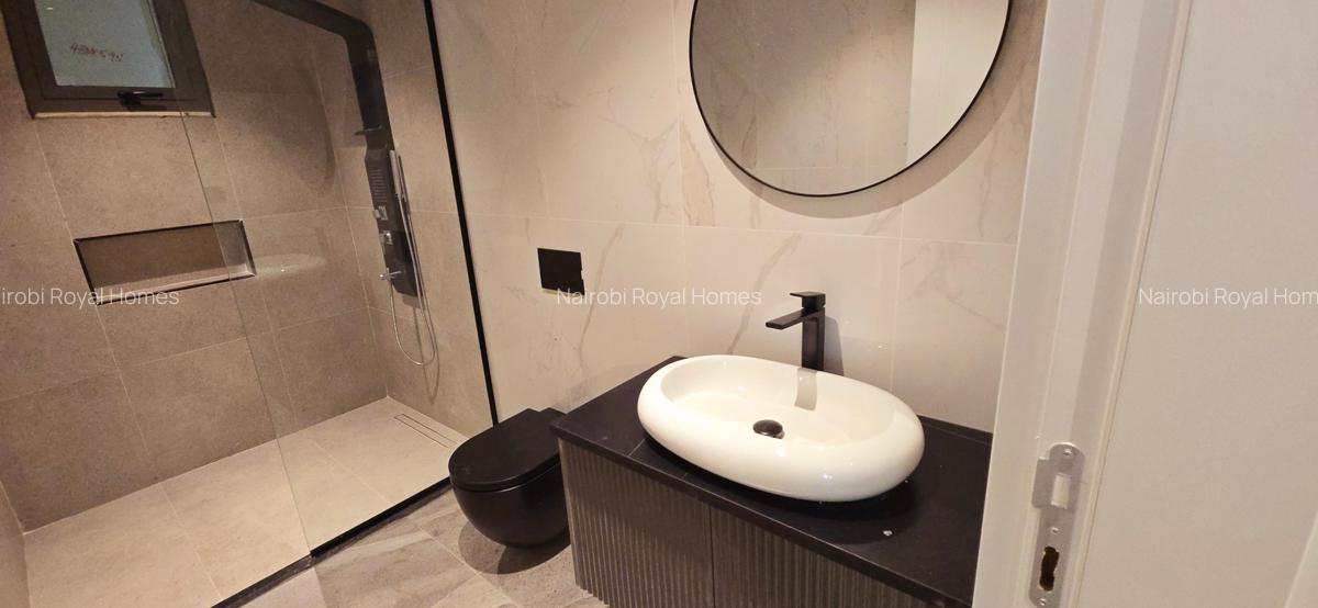 5 Bed Townhouse with En Suite at Lavington Green - 18