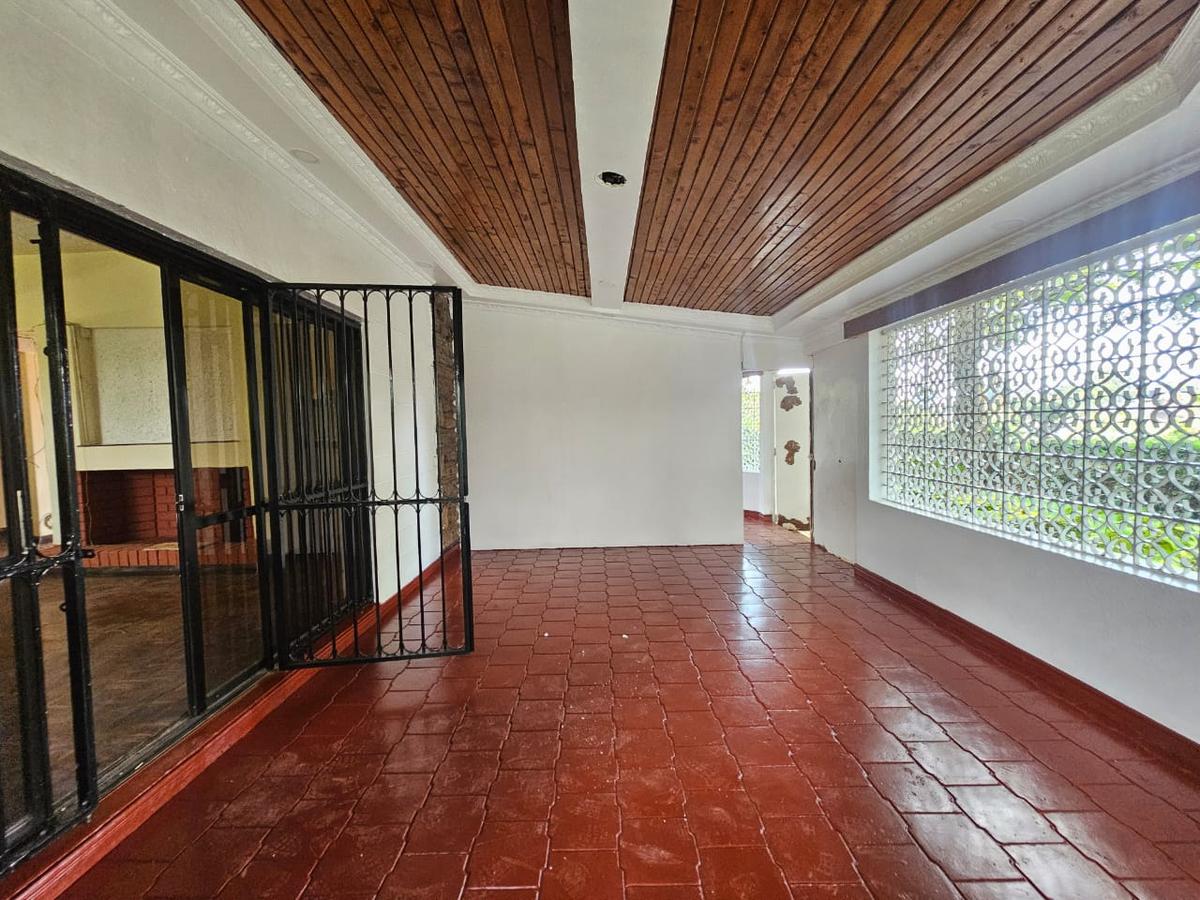 4 Bed House with En Suite in Runda - 5
