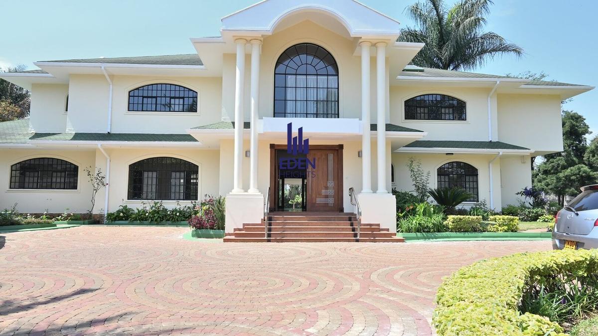 4 Bed Villa with En Suite in Nyari - 1