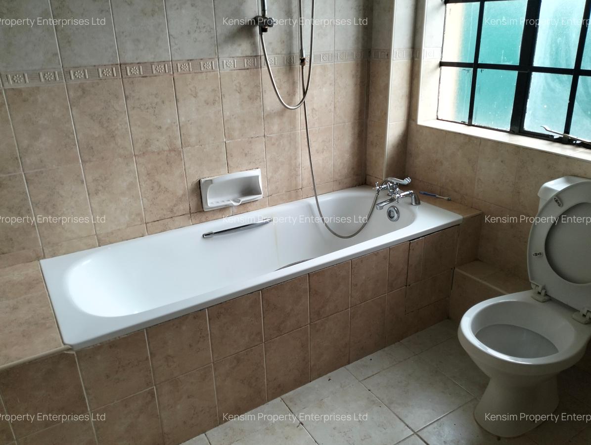 4 Bed Townhouse with En Suite in Lavington - 14