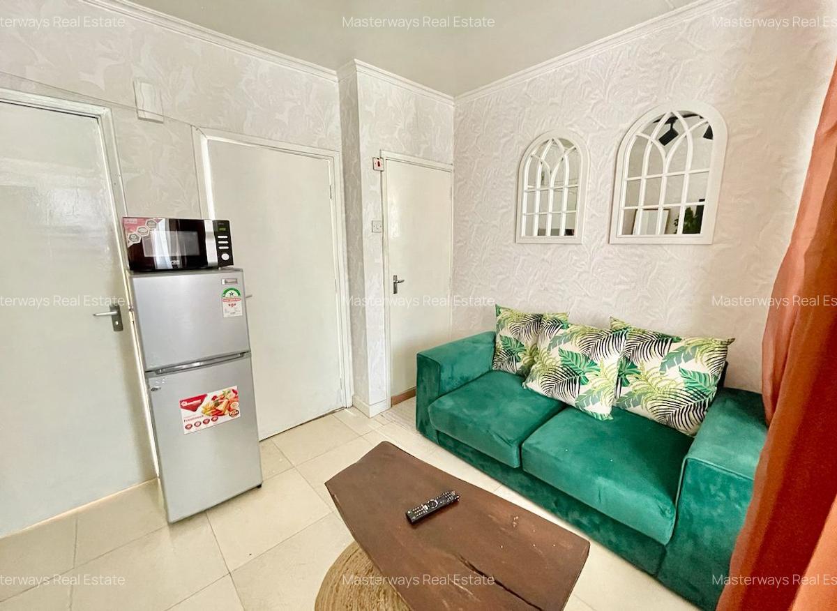 Serviced Studio Apartment with En Suite at School Lane - 3