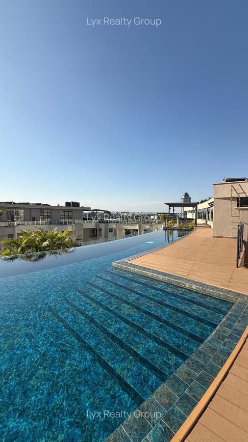 3 Bed Apartment with En Suite in Riverside - 5