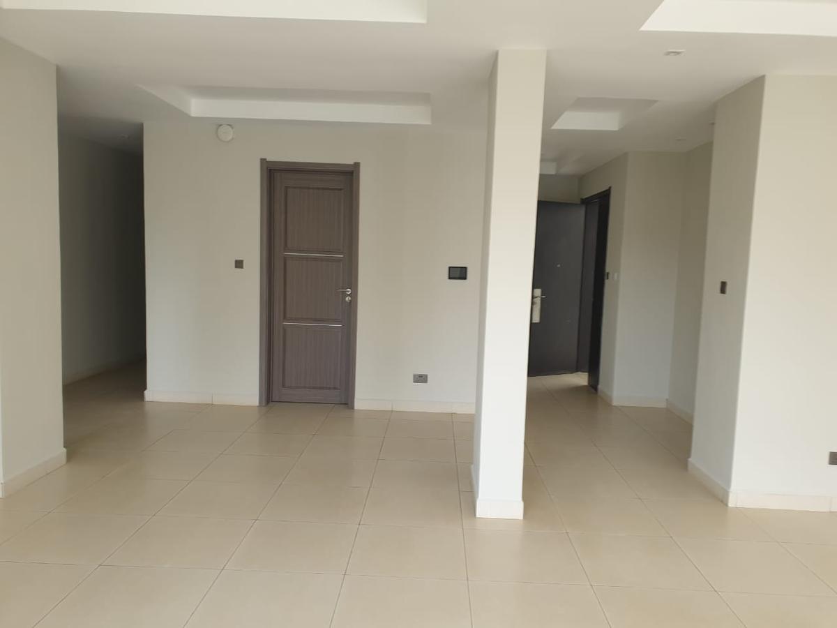 3 Bed Apartment with En Suite in Riverside - 16