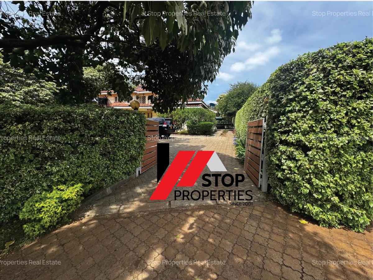 5 Bed House with En Suite in Runda - 14