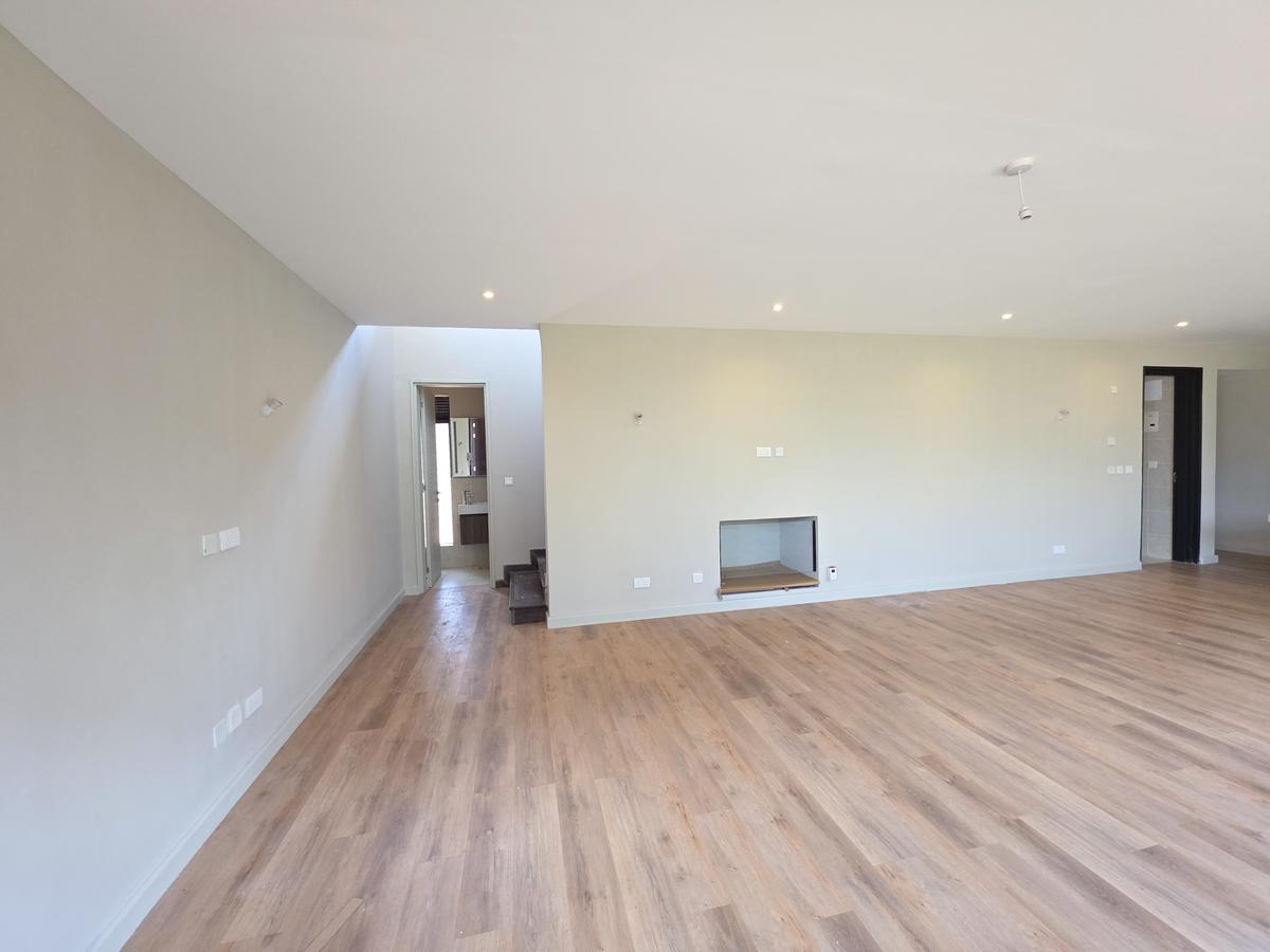 4 Bed Townhouse with Swimming Pool in Runda - 10