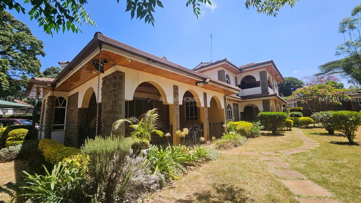 5 Bed House with En Suite in Lavington - 2