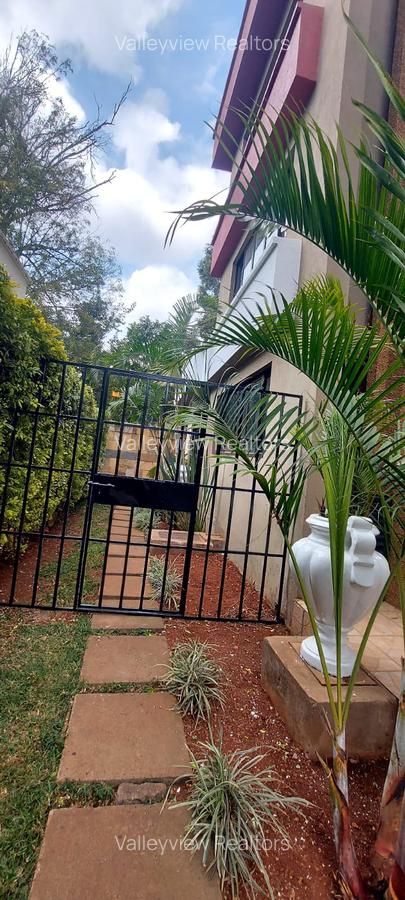 5 Bed Townhouse with En Suite at Lavington - 13